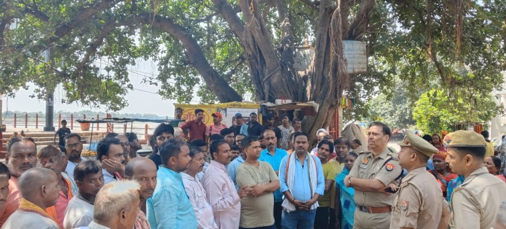 भदऊ चुंगी व्यापारिओं ने गोलगड्डा से राजघाट तक बसों के आगमन के लिया ADCP को सौपा ज्ञापन