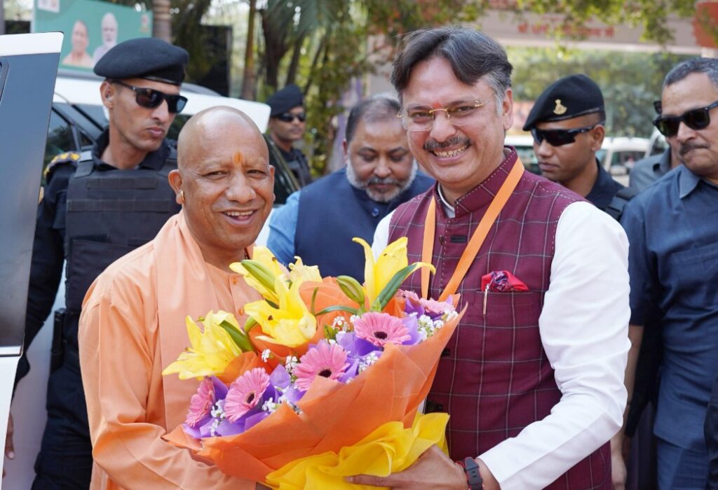 भव्य और दिव्य तरीके से सरोजनी नगर में विकास कार्यों को आगे बढ़ा रहे डॉ. राजेश्वर सिंह – सीएम योगी