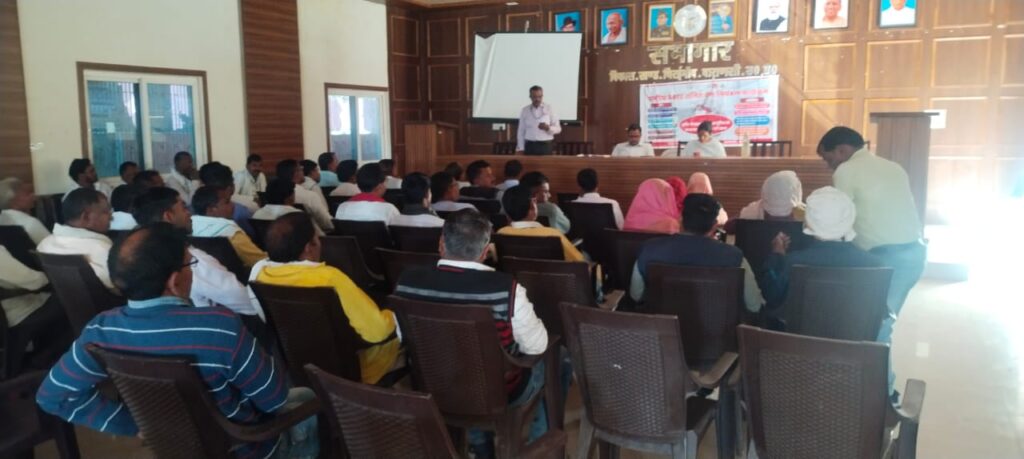 बीडीओ ने साप्ताहिक बैठक में सचिवों को कार्यों में तेजी लाने का दिया निर्देश