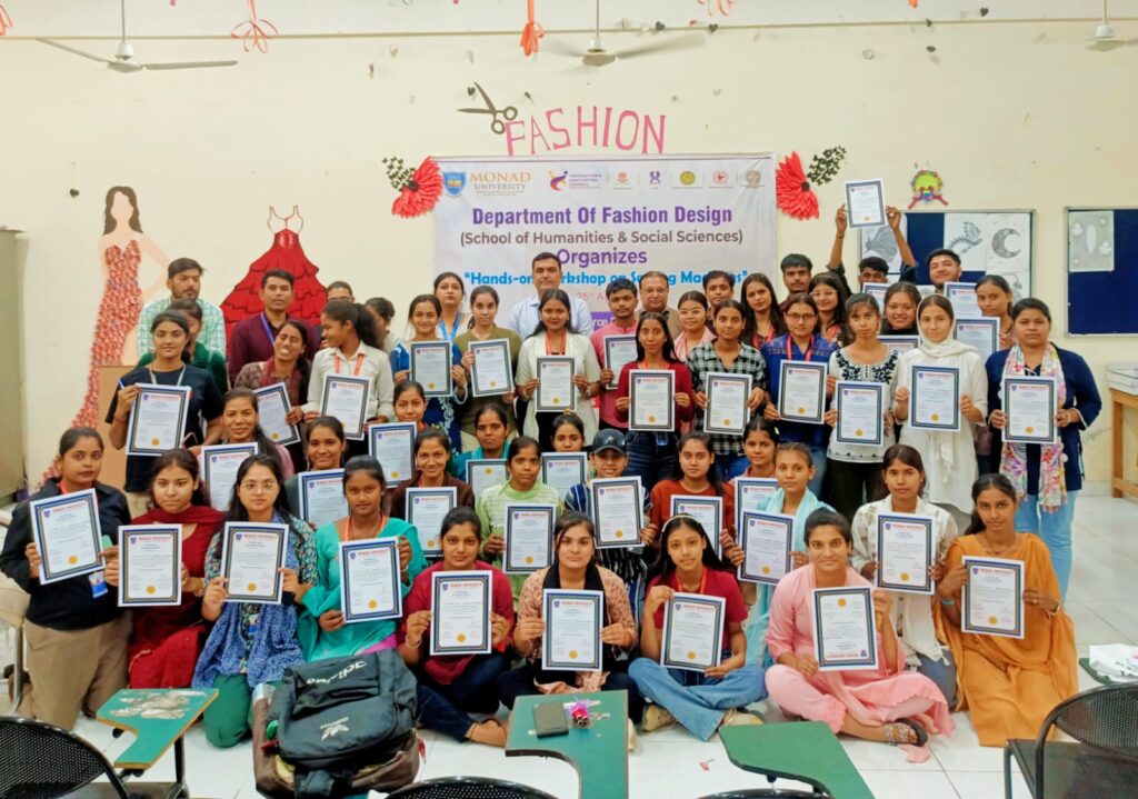 मोनाड विश्वविद्यालय में आयोजित तीन दिवसीय फैशन डिजाइन कार्यशाला का समापन