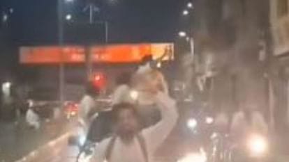 वाराणसी में जेल से छूटने पर निकाला जुलूस, जाम लगने पर चौकी इंचार्ज सस्पेंड, तीन अरेस्ट; वीडियो वायरल