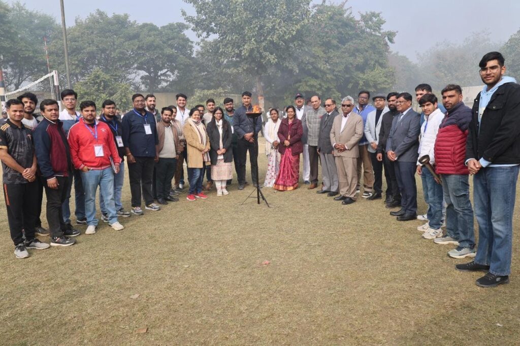 सरस्वती इंस्टीट्यूट ऑफ मेडिकल में वॉलीबॉल टूर्नामेंट का आयोजन