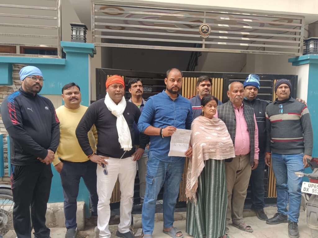 वाराणसी में मनबढ़ हुए डूडा के जेई और कर्मचारी बेनीपुर में लोगों से की मारपीट एवं महिलाओं से की अभद्रता मुकदमा हुआ पंजीकृत