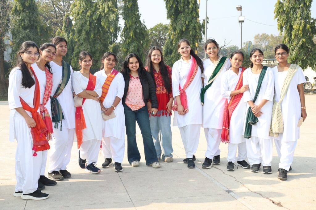 सरस्वती ग्रुप ऑफ इंस्टीट्यूशंस में 77वां गणतंत्र दिवस देशभक्ति और गरिमा के साथ मनाया गया